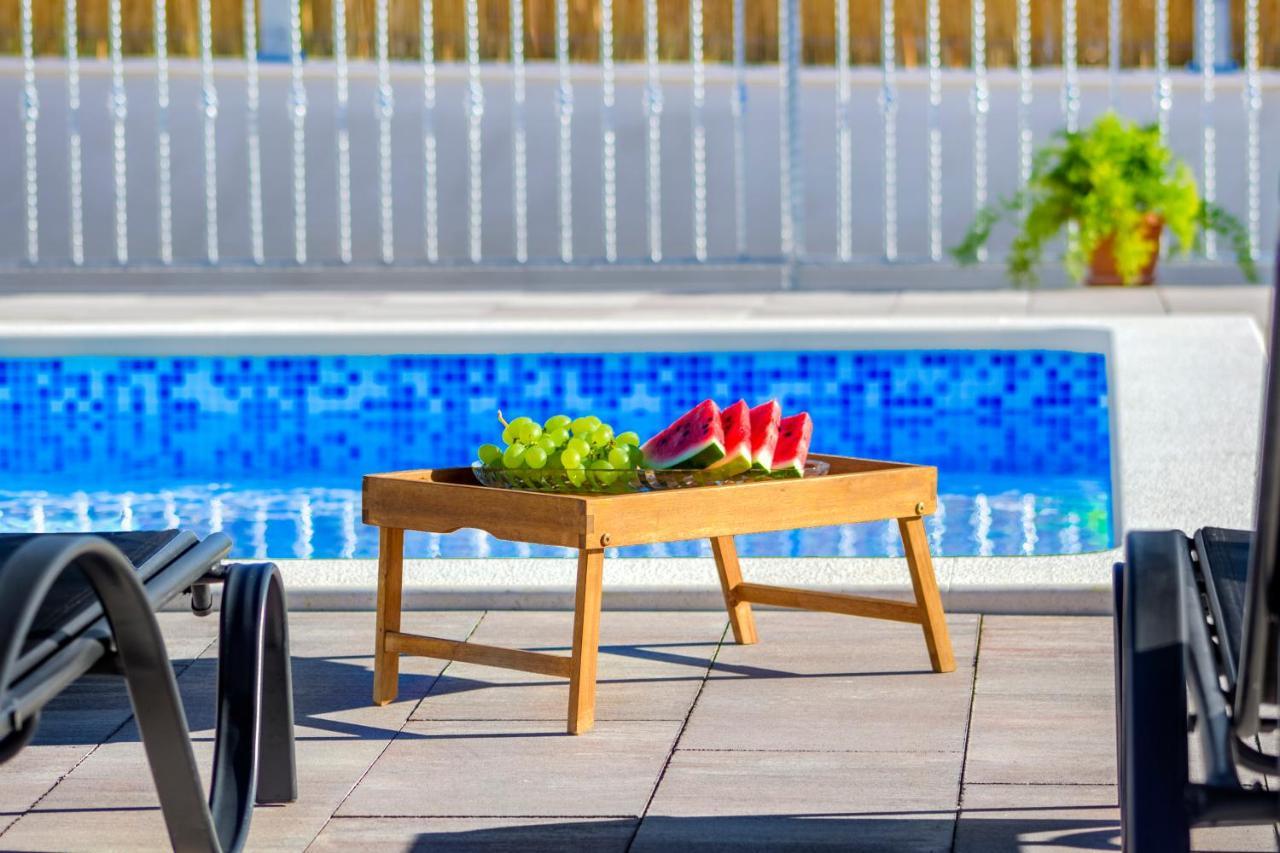 Villa Antonia With Heated Pool Dograde 外观 照片