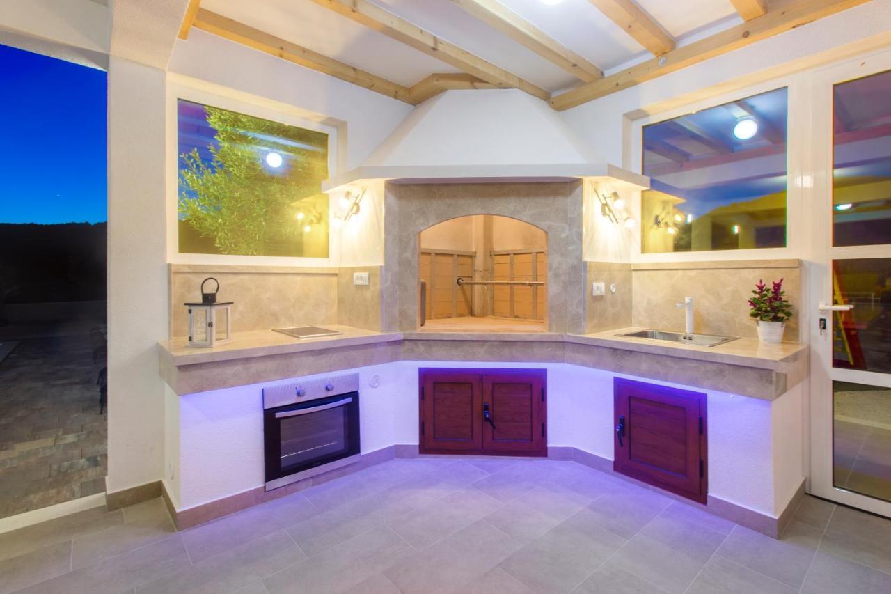 Villa Antonia With Heated Pool Dograde 外观 照片