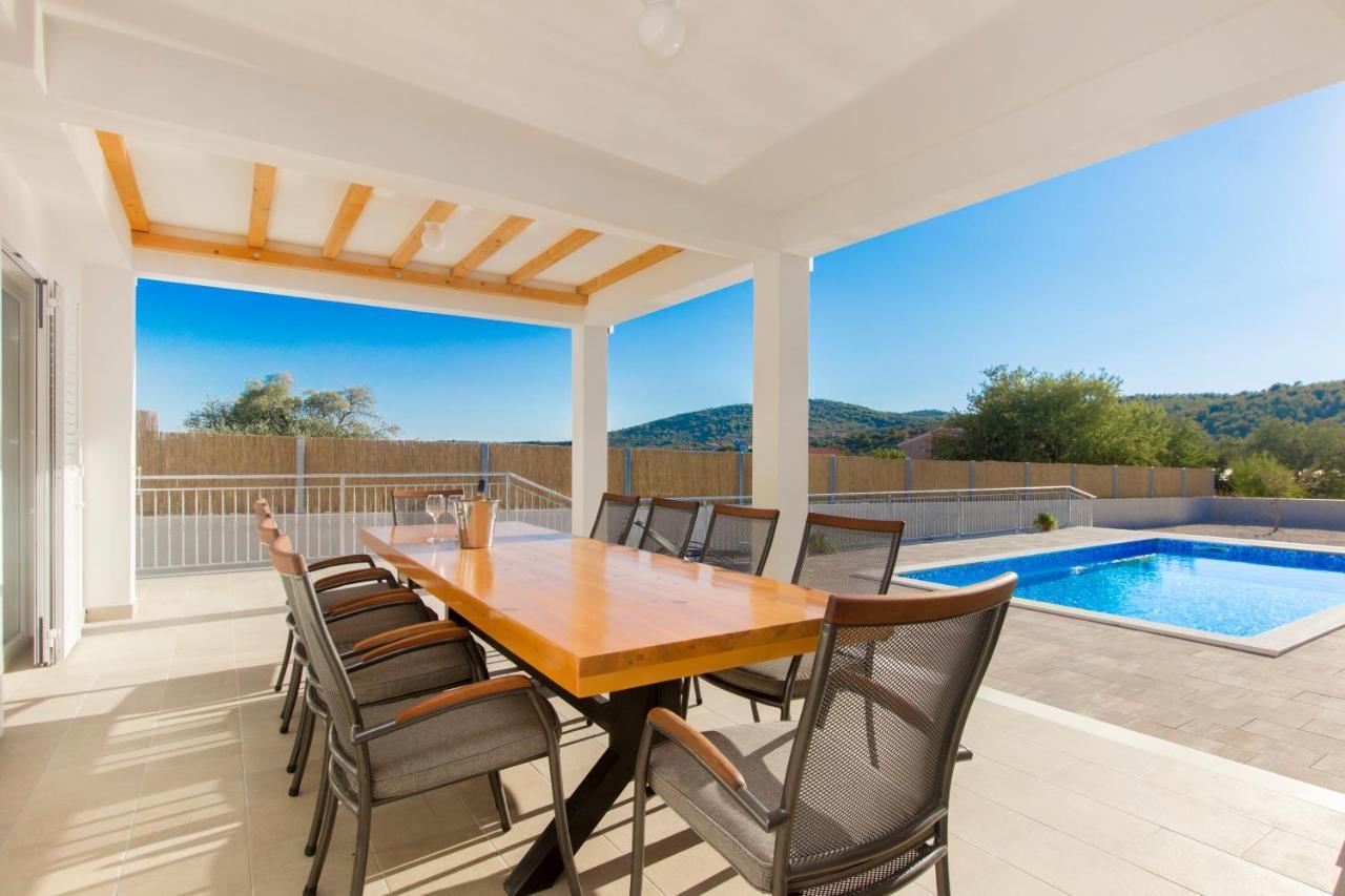 Villa Antonia With Heated Pool Dograde 外观 照片