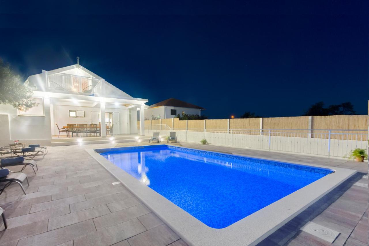 Villa Antonia With Heated Pool Dograde 外观 照片