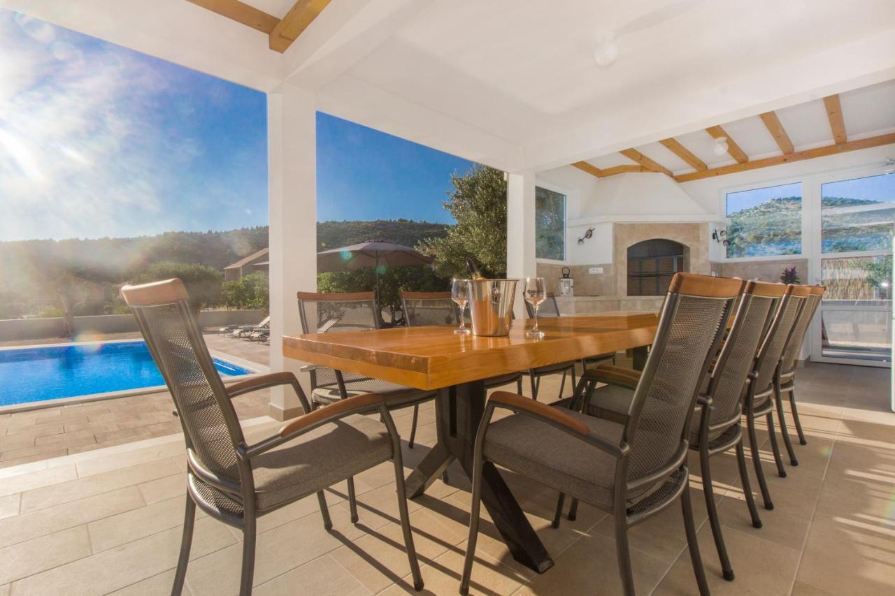 Villa Antonia With Heated Pool Dograde 外观 照片